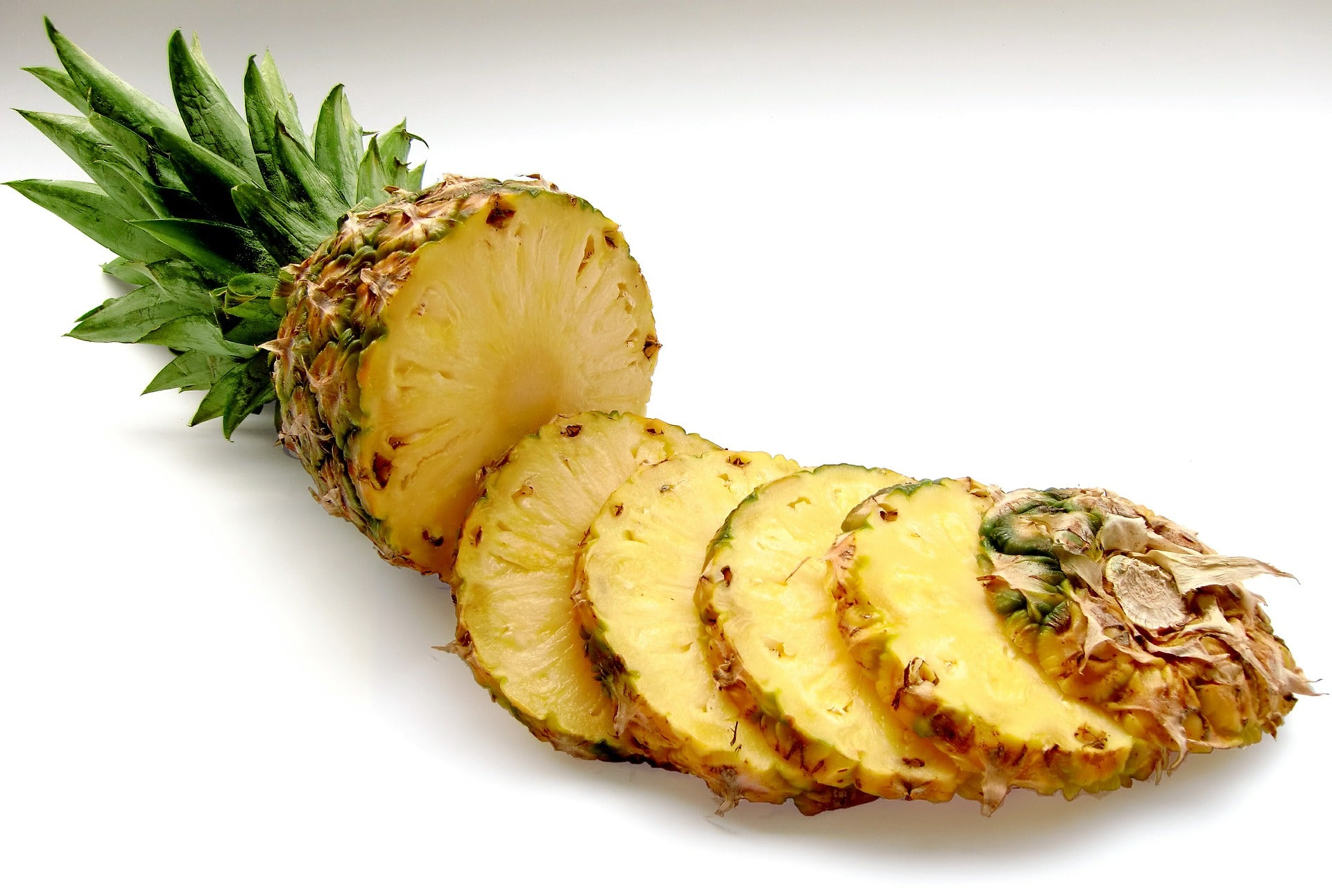 Frozen pineapple ice pops